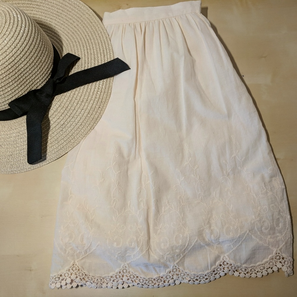 Cream Embroidered Eyelet Scalloped Skirt